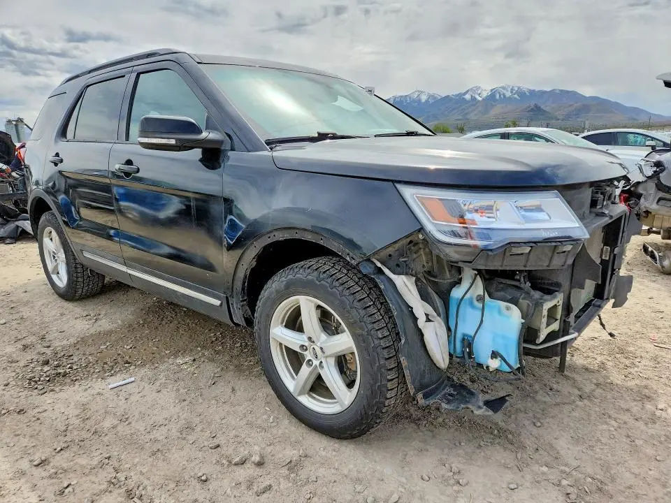 2017 FORD EXPLORER XLT  