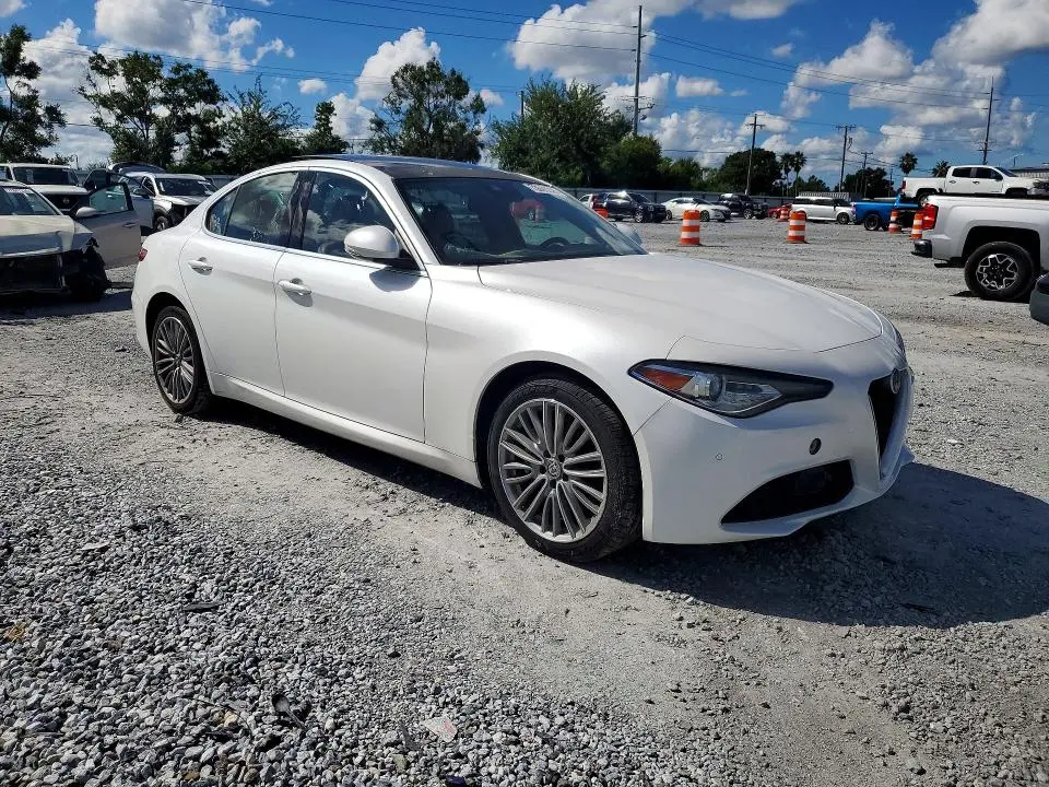 2017 ALFA ROMEO GIULIA TI Q4  
