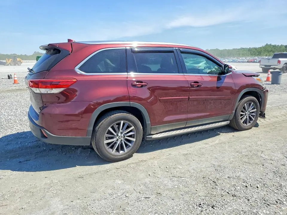 2019 TOYOTA HIGHLANDER XLE  