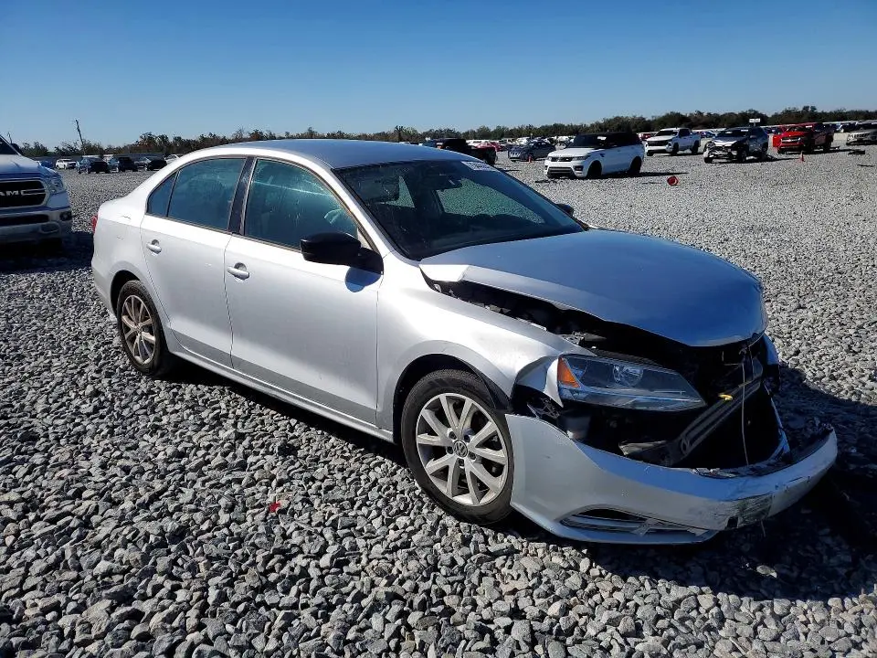 2015 VOLKSWAGEN JETTA SE  