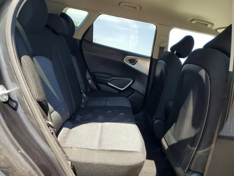 2023 KIA SOUL LX  