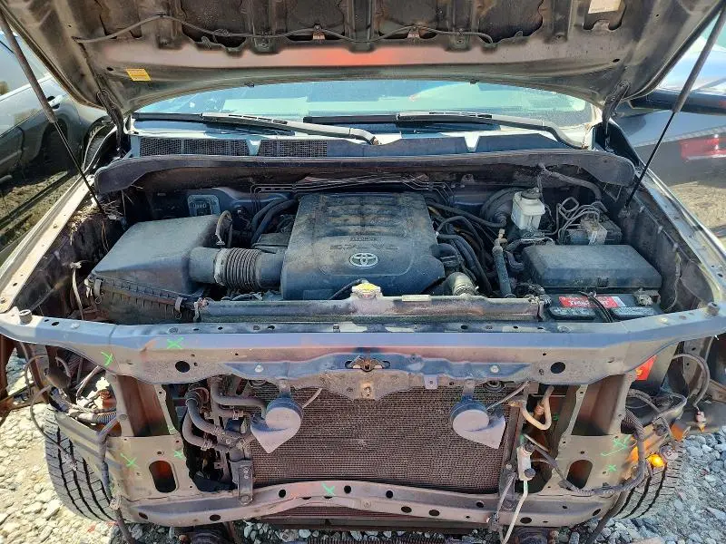 2013 TOYOTA TUNDRA PLATINUM  