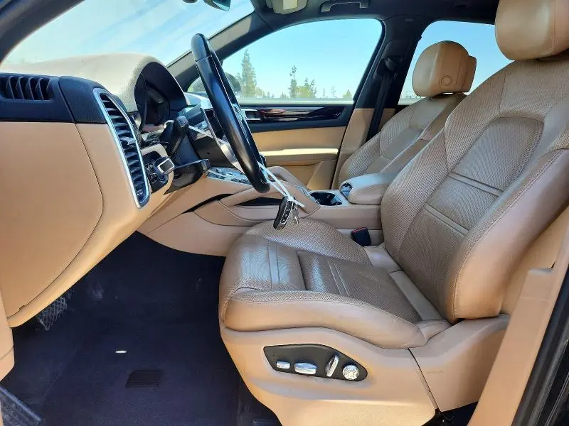 2019 PORSCHE CAYENNE   