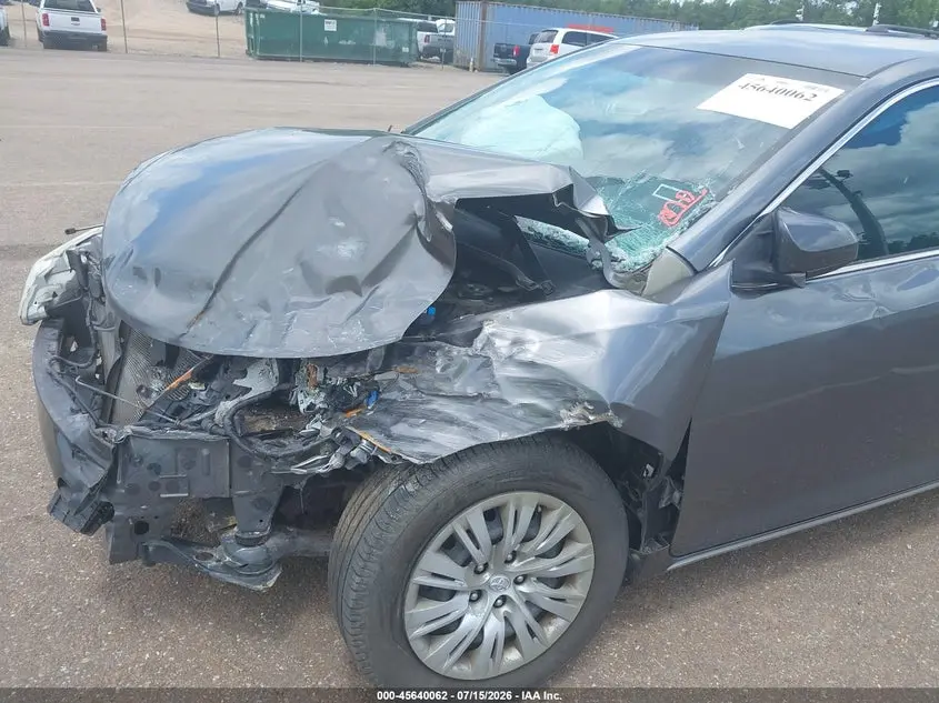 2014 TOYOTA CAMRY LE