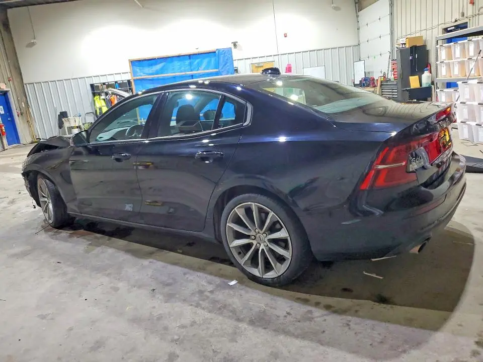2020 VOLVO S60 T6 MOMENTUM  