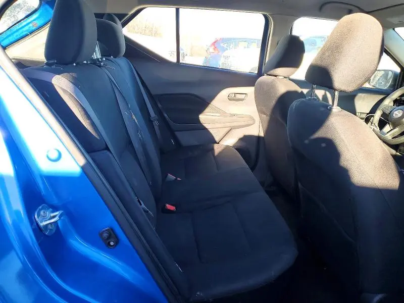 2024 NISSAN KICKS S  