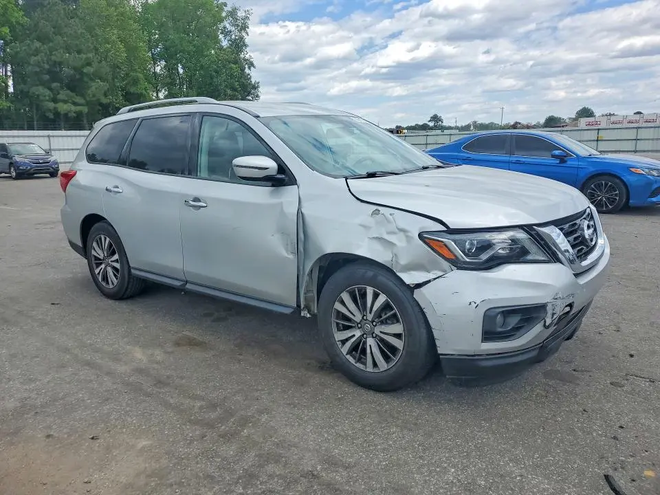 2018 NISSAN PATHFINDER SV  