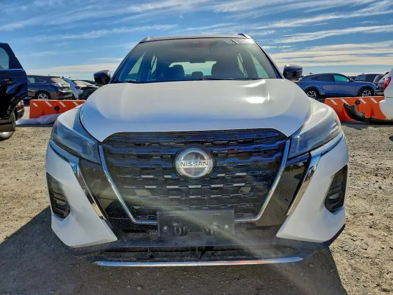 2021 NISSAN KICKS SR  