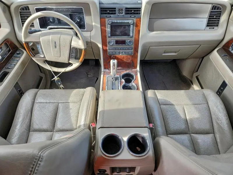 2011 LINCOLN NAVIGATOR   