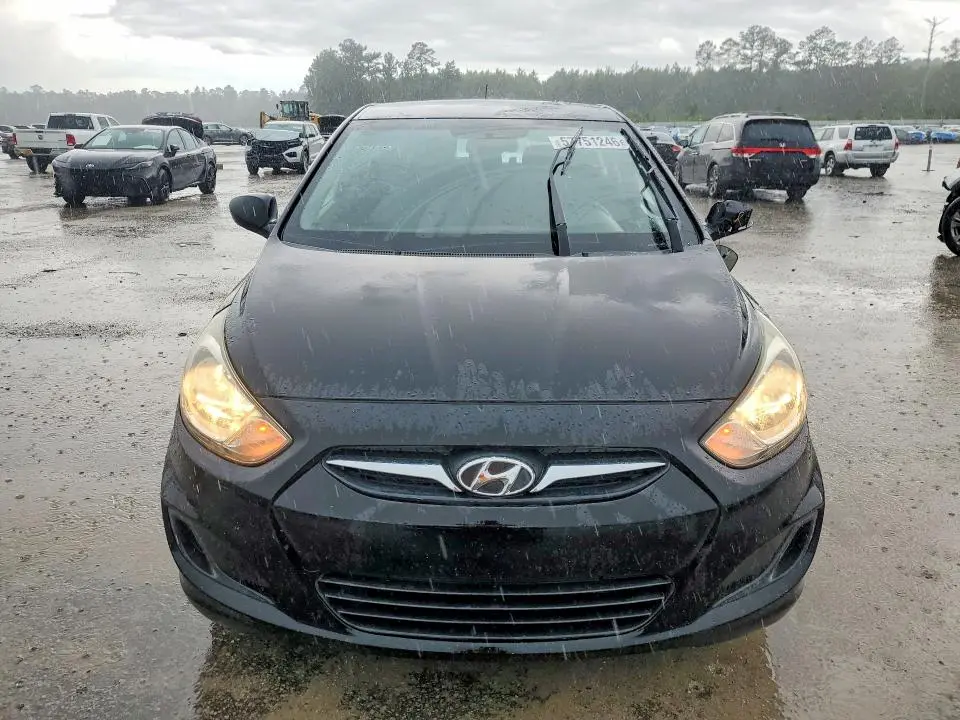 2013 HYUNDAI ACCENT GS  