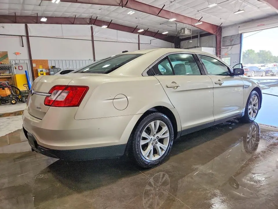 2011 FORD TAURUS SEL  