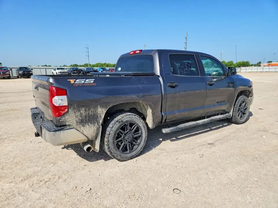 2018 TOYOTA TUNDRA CREWMAX SR5  