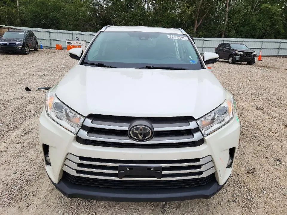 2018 TOYOTA HIGHLANDER XLE  