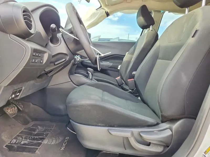 2024 NISSAN KICKS S  