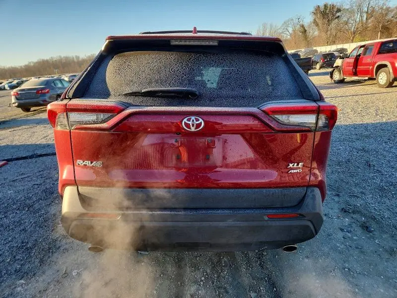 2022 TOYOTA RAV4 XLE  