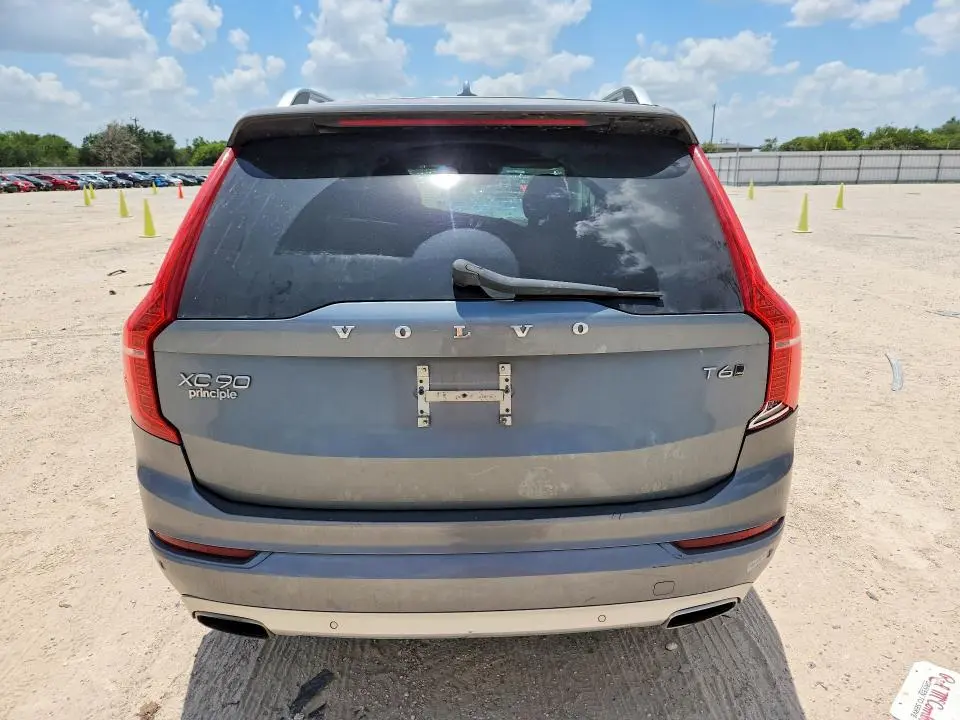 2018 VOLVO XC90 T6  