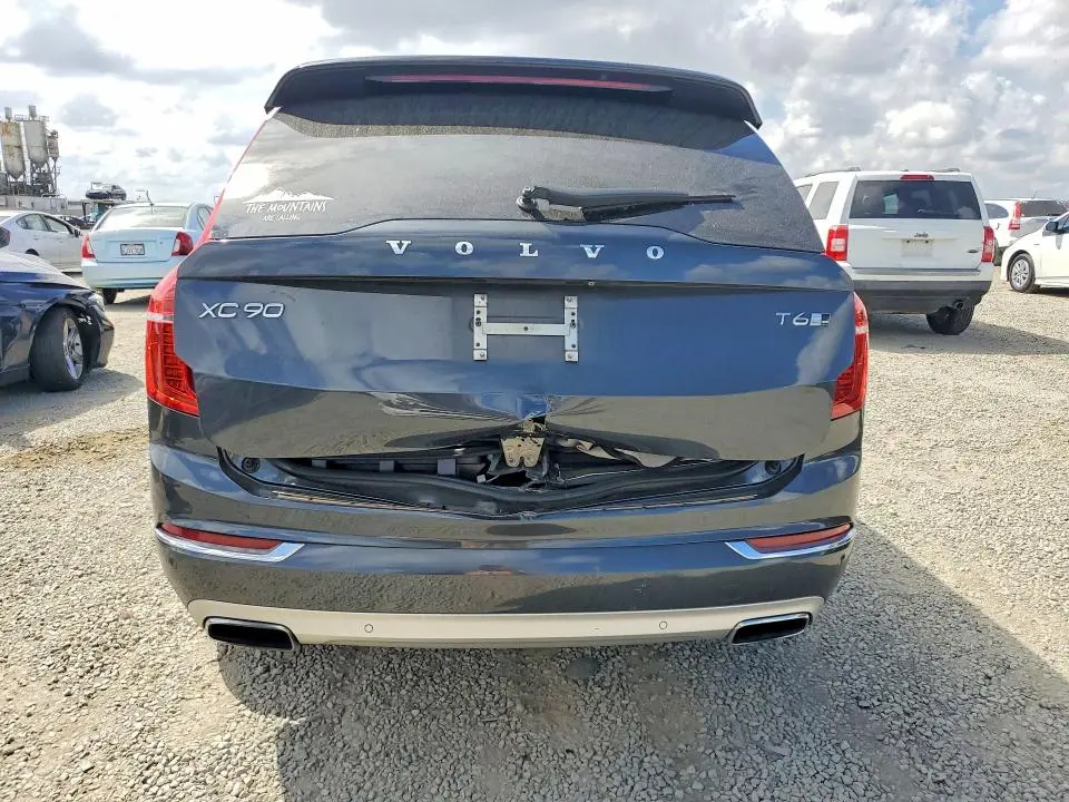 2016 VOLVO XC90 T6  