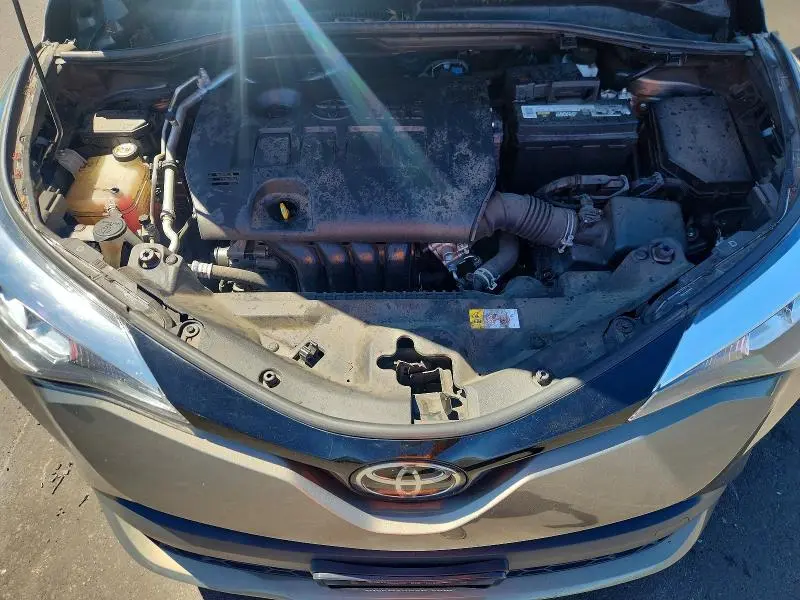 2021 TOYOTA C-HR LE  