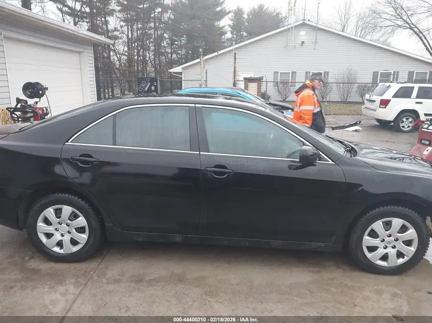 2010 TOYOTA CAMRY LE