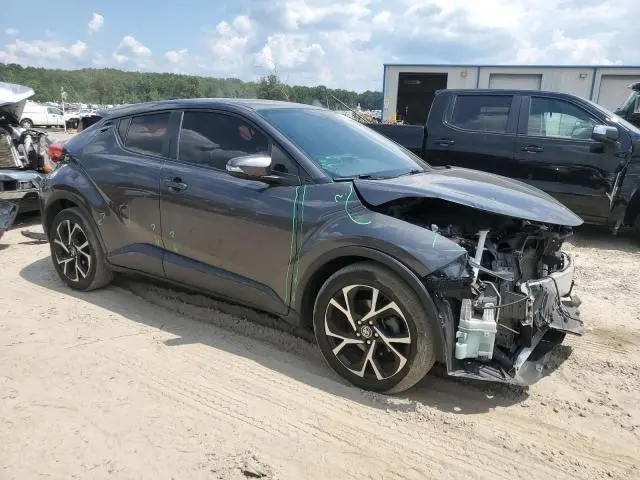2021 TOYOTA C-HR XLE  