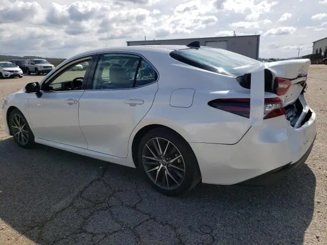 2021 TOYOTA CAMRY XLE  