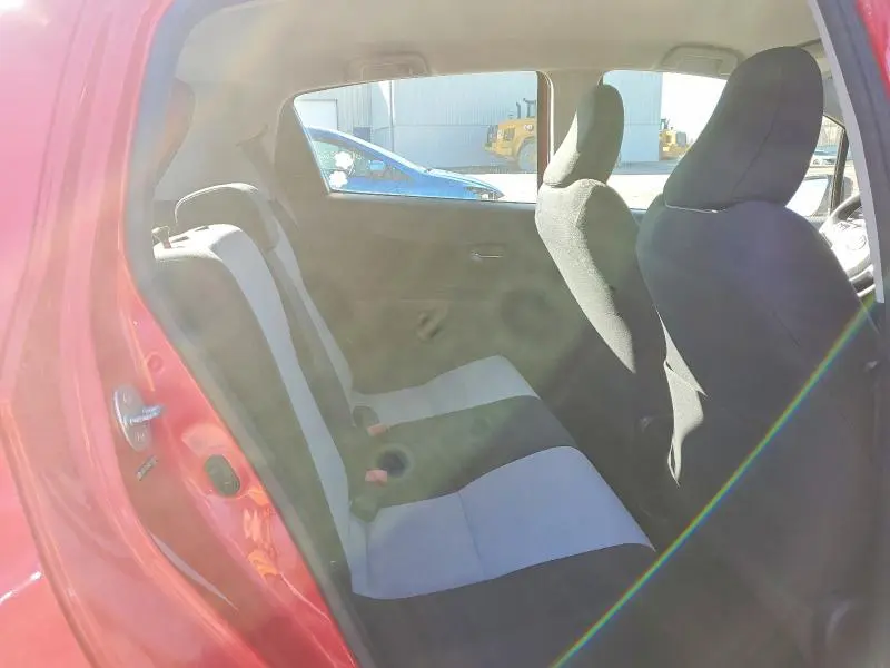 2012 TOYOTA YARIS 5-DOOR LE  