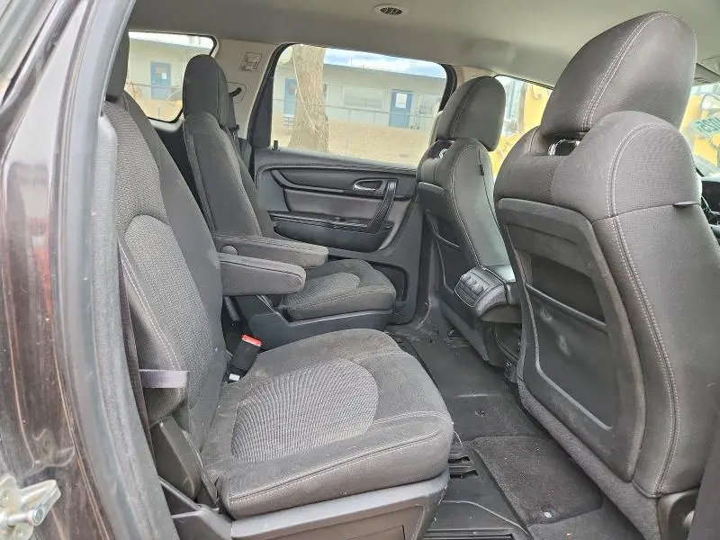 2015 CHEVROLET TRAVERSE LT  