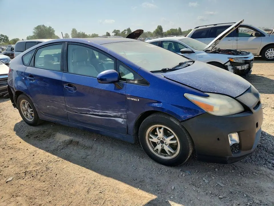 2011 TOYOTA PRIUS THREE  