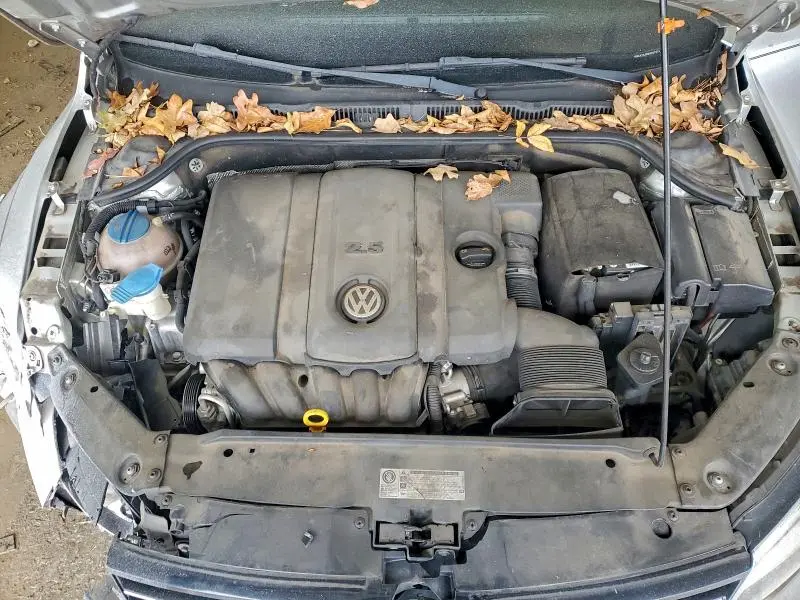 2011 VOLKSWAGEN JETTA SEL  