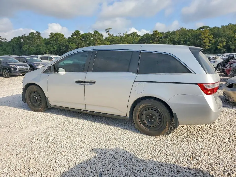 2011 HONDA ODYSSEY LX  