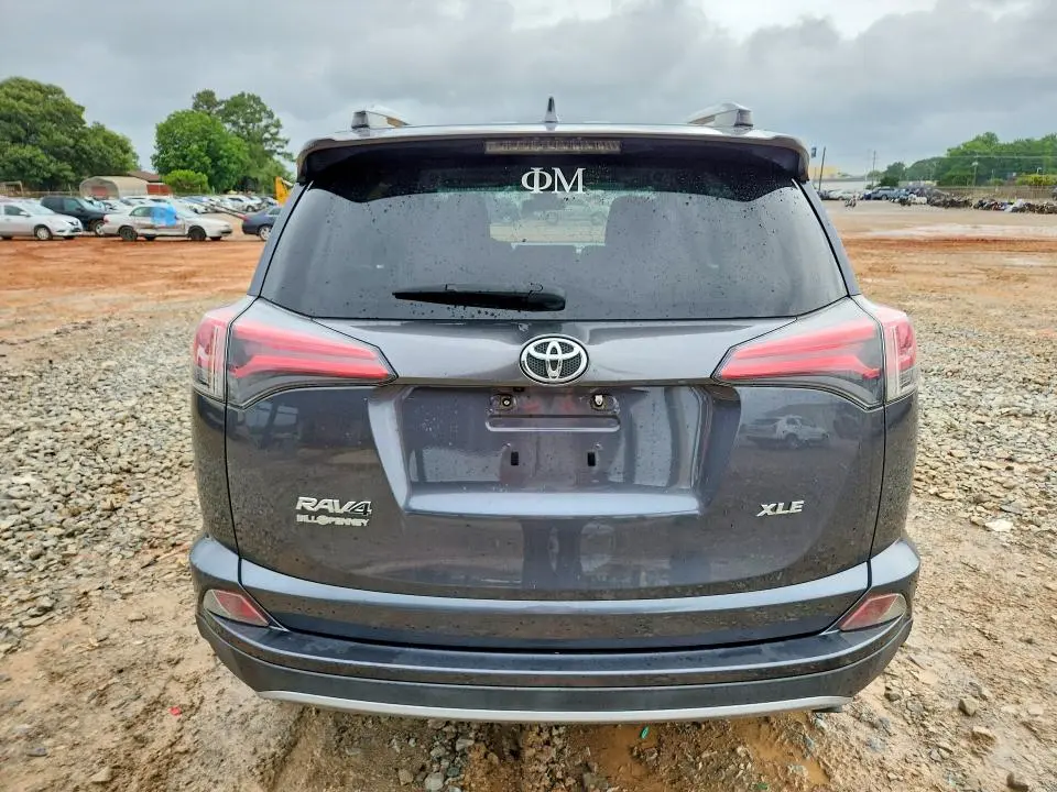 2018 TOYOTA RAV4 XLE  