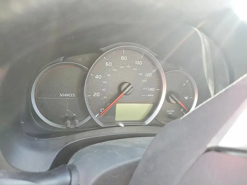 2013 TOYOTA YARIS 5-DOOR LE  