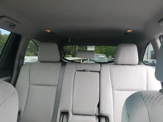 2016 TOYOTA HIGHLANDER LE  