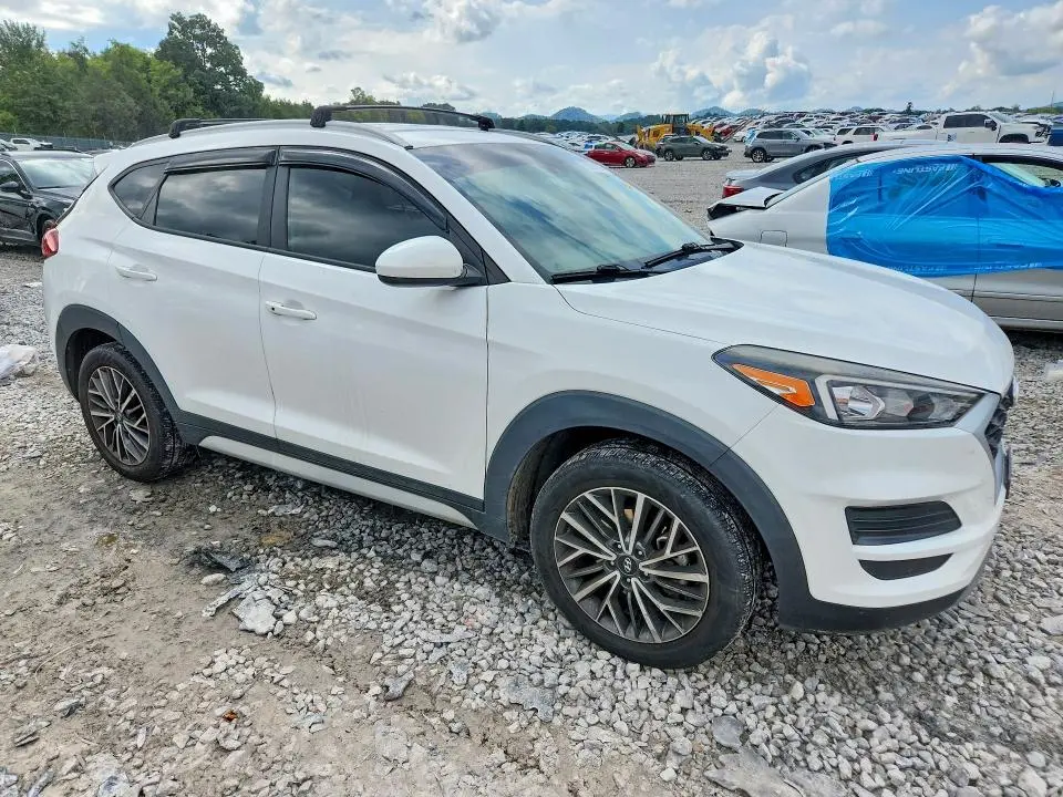 2020 HYUNDAI TUCSON SEL  