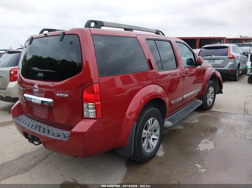 2011 NISSAN PATHFINDER SILVER