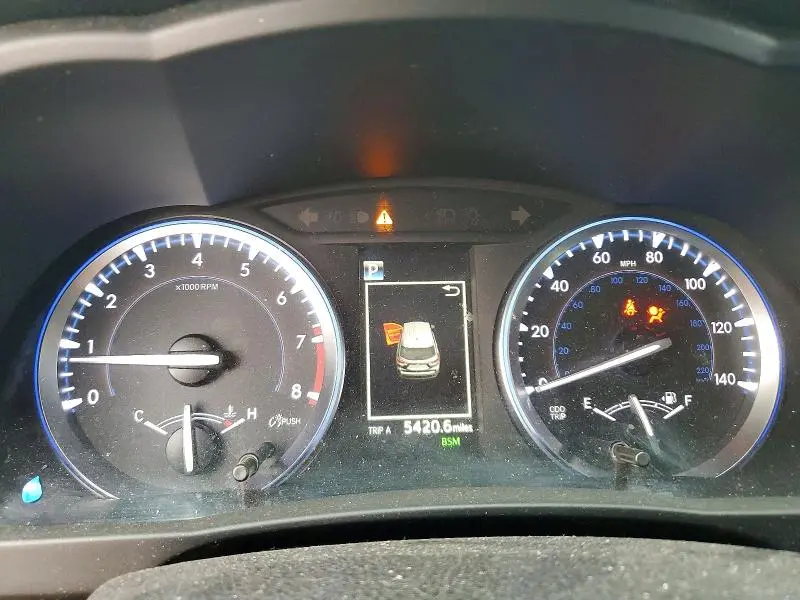 2018 TOYOTA HIGHLANDER SE  