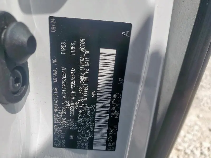 2024 TOYOTA SIENNA XLE  