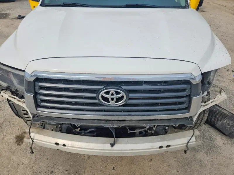 2021 TOYOTA SEQUOIA SR5  