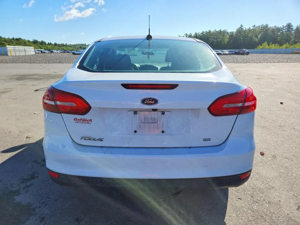 2017 FORD FOCUS SE  