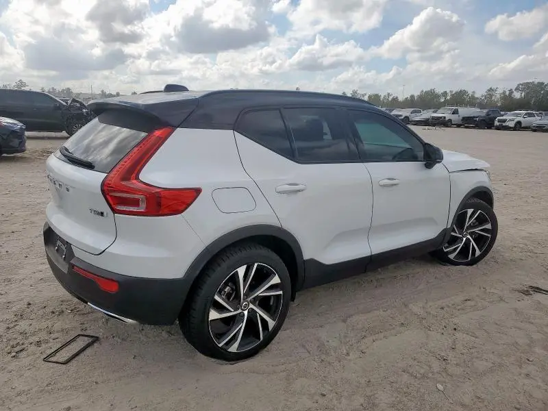 2020 VOLVO XC40 T5 R-DESIGN  
