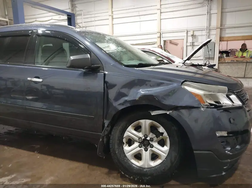 2014 CHEVROLET TRAVERSE LS