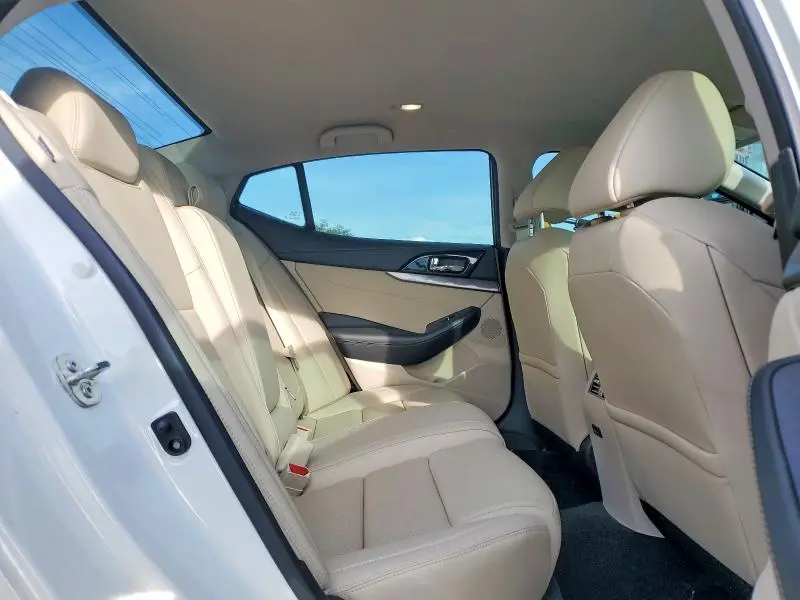 2023 NISSAN MAXIMA SV  