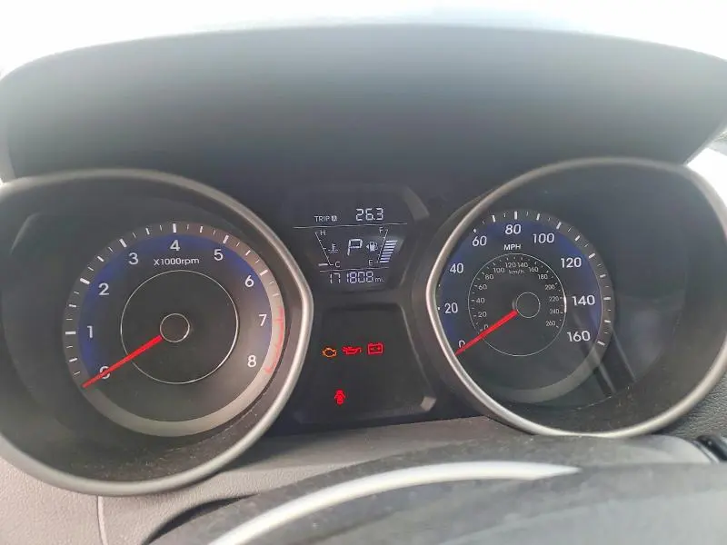 2014 HYUNDAI ELANTRA SE  