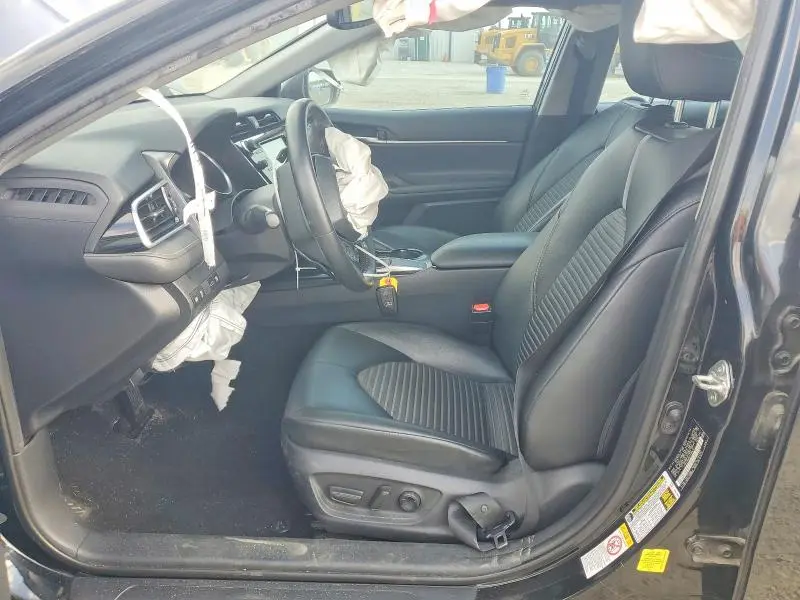 2018 TOYOTA CAMRY SE  