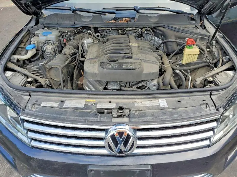 2016 VOLKSWAGEN TOUAREG SPORT  