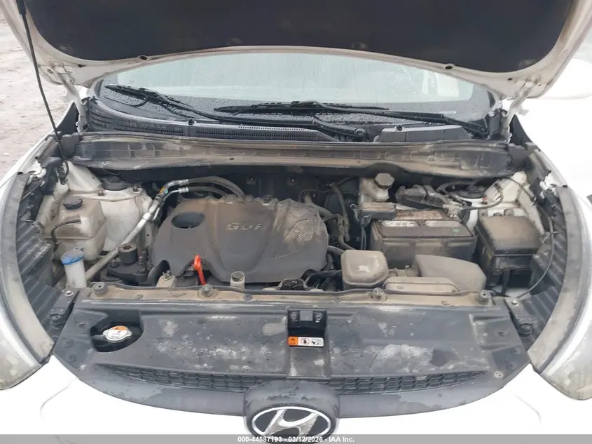 2015 HYUNDAI TUCSON SE