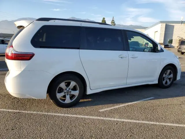 2019 TOYOTA SIENNA LE  