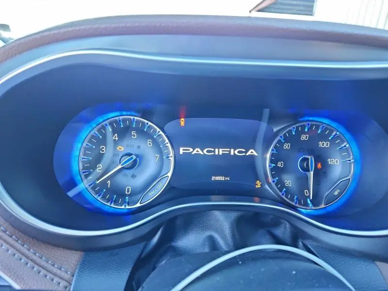 2017 CHRYSLER PACIFICA LIMITED  