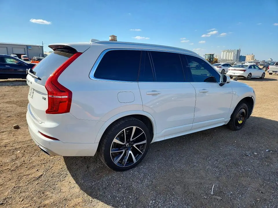 2020 VOLVO XC90 T6 MOMENTUM  