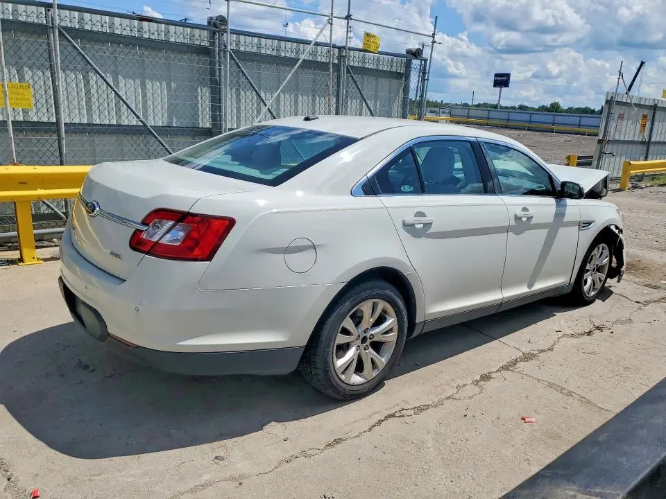 2011 FORD TAURUS SEL  